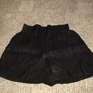 JLo Flowy Shorts Small